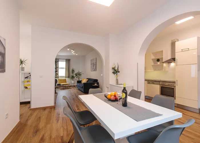 House Lijan