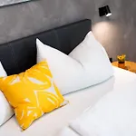 House Lijan