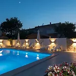 Apartamento House Lijan