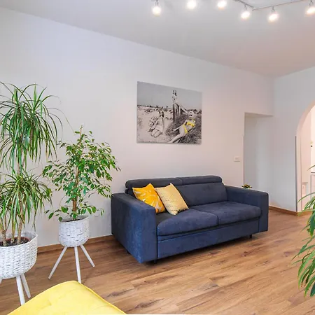 House Lijan Апартаменты *