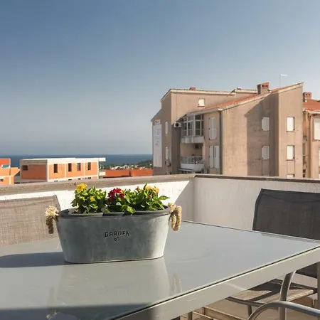 House Lijan Апартаменты